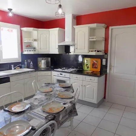 Saint Palais Sur Mer - Succes Garanti Avec Cette Maison - A Cote Du Lac La Palud (Charente-Maritime)